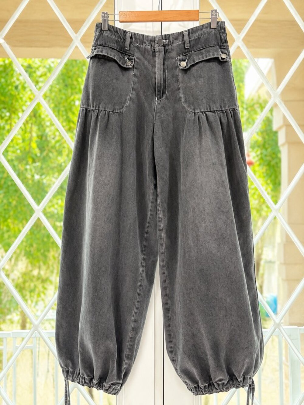 🖤 Easel Black Mineral Washed Balloon Leg Jeans – Size M 🖤✨ - Picture 2 of 10